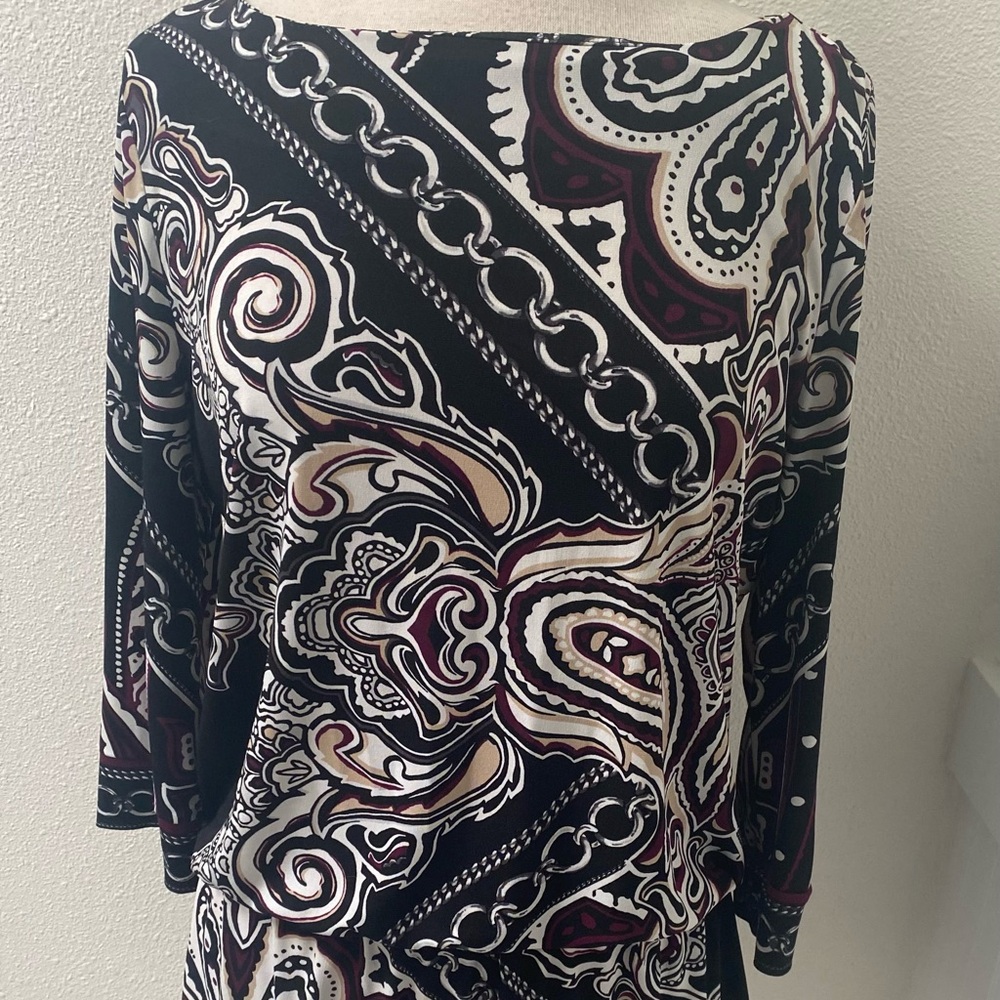 White House Black Market Black and White Graphic Tunic